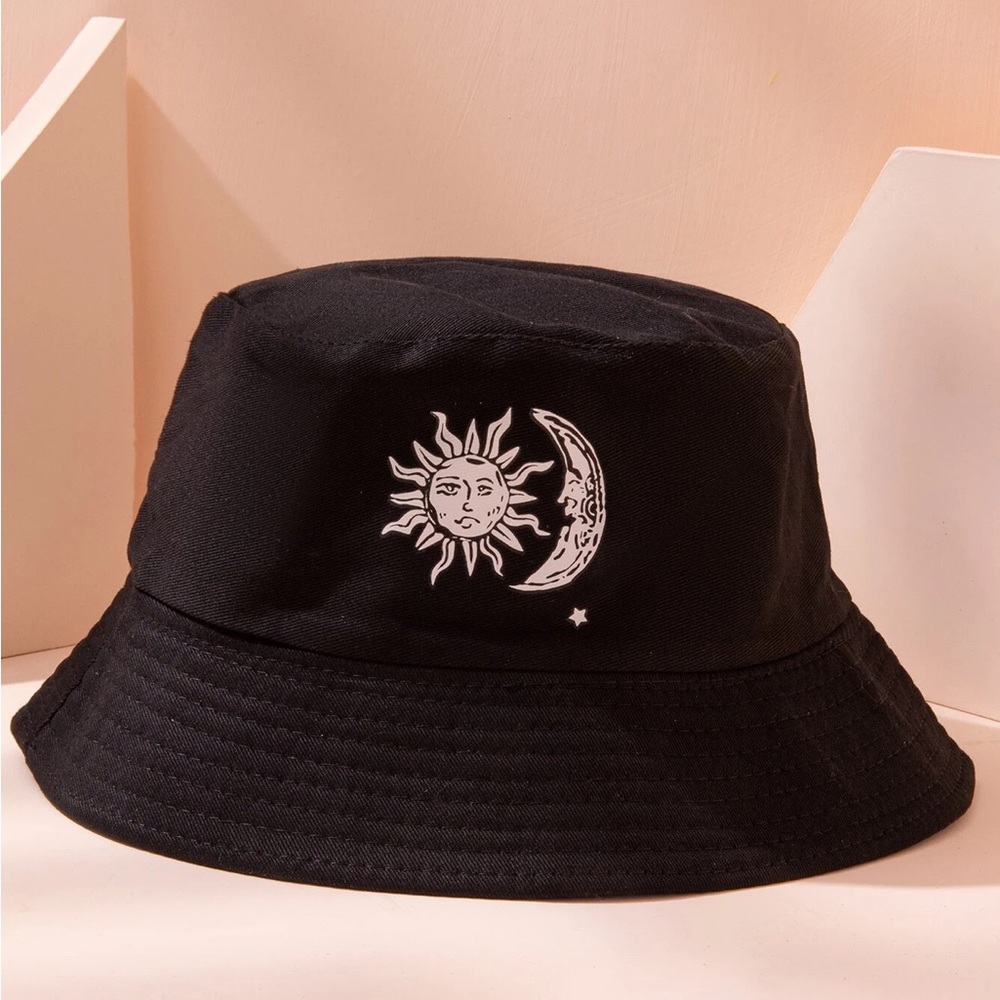 Sun and Moon bucket hat🖤brand new